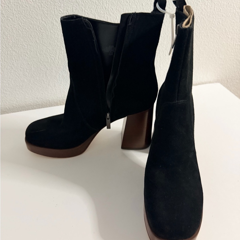 MARC FISHER Black Suede Leather MARYSA Block Heel Platform Ankle Boots Sz 9.5 - Picture 3 of 7